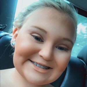 Meet your Posher, Abbigail